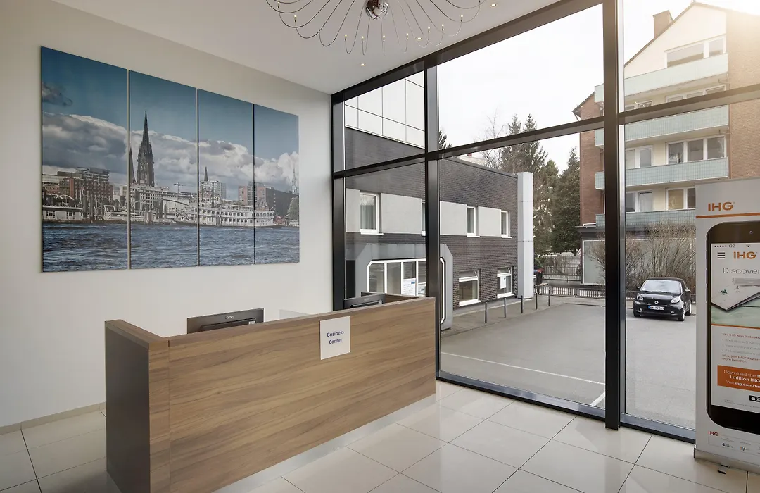 Premier Inn Hamburg City Alster-1